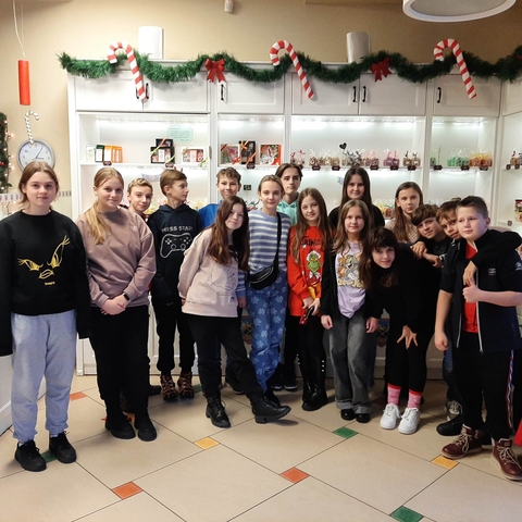 Dnia 7 grudnia z okazji mikołajek uczniowie klasy 6 i 7 wybrali się na wycieczkę do Kielc.