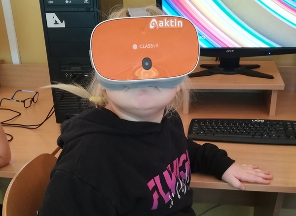 Okulary VR to urządzenie powszechnie już znane. Za jego pomocą możemy przenieść się do wirtualnej rzeczywistości